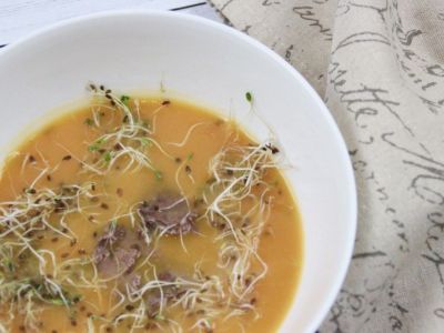 Butternut squash cream soup with chicken liver